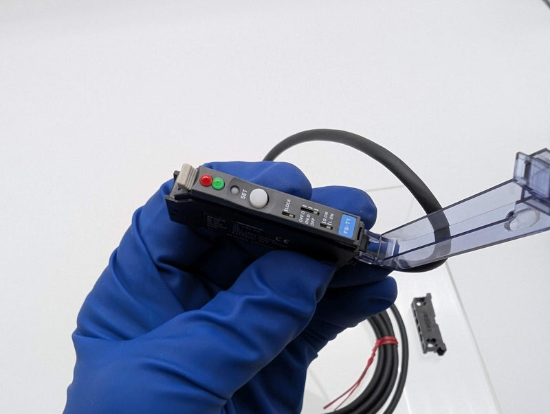 Keyence FS-T1 Fiber Optic Sensor Amplifier 2M Cord 12-24V One-Touch Calibration 2