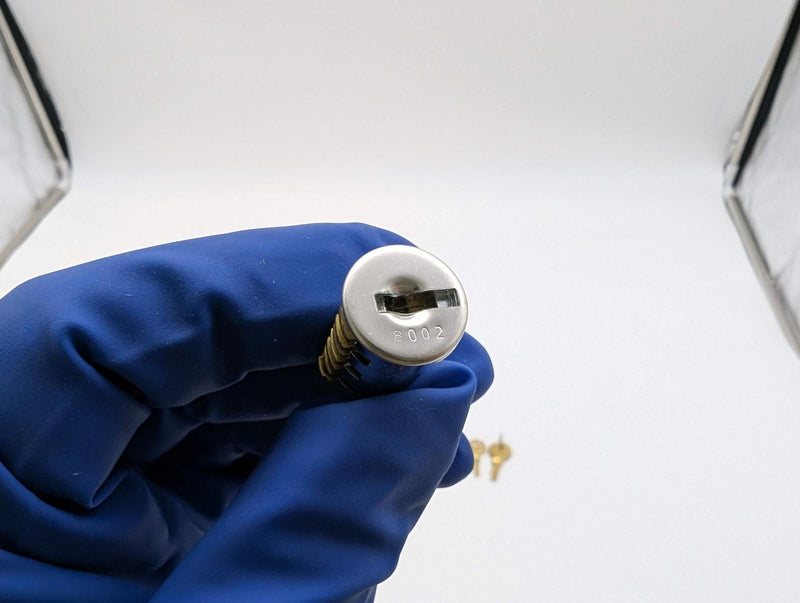 Diebold 31-018431 Undercounter Lock Core w/ 3 Keys Keyed 8002 Non Mastered 2