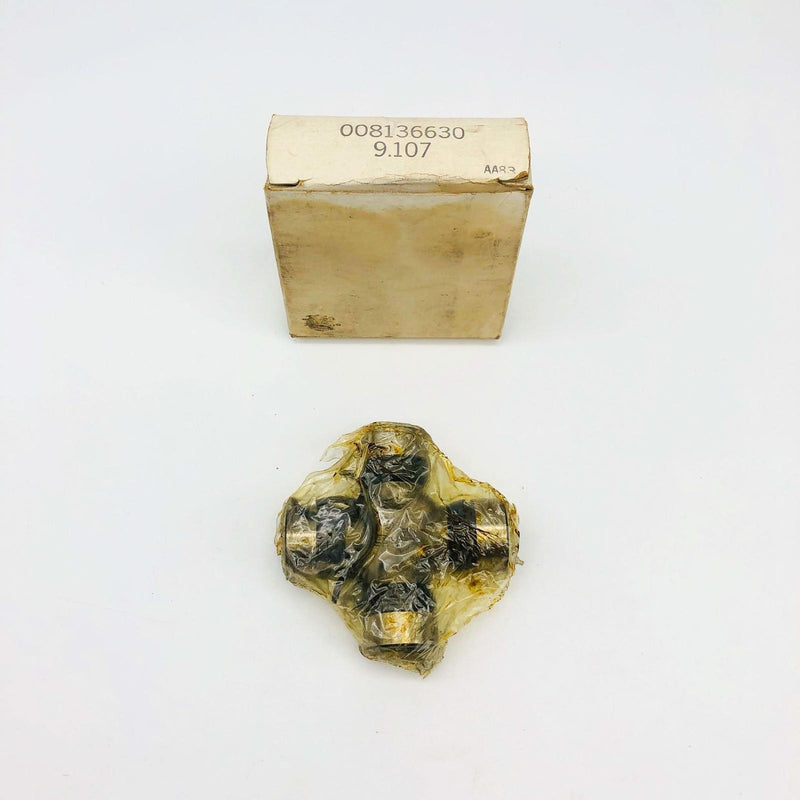 AMC Jeep 8136630 Universal U Joint Spider Gr 9.107 OEM New Old Stock NOS