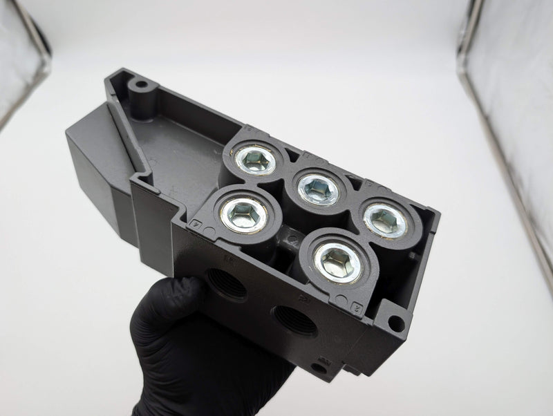 Numatics 203-842 Pneumatic Base Manifold Assembly ISO 3 3/4" NPTF Side & Bottom