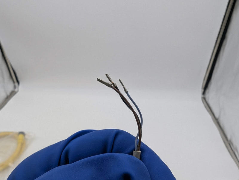 IFM IL5022 Inductive Sensor 0.8mm Range Normally Open Red LED 2m Cable 3