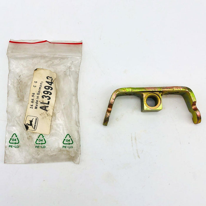 John Deere AL39943 Retainer OEM New Old Stock NOS Open 1