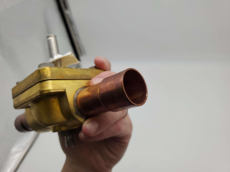 Alco Refrigerant Solenoid Valve 240RA 16T9TVLC 1" Port 1-1/8" Connection 7