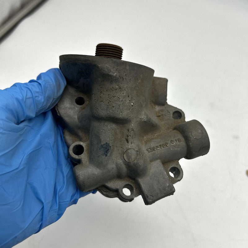 GM 1382760 1B Engine Oil Pump Cover Housing OEM NOS Loose 5
