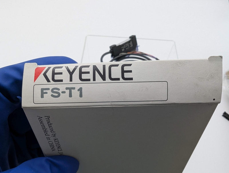 Keyence FS-T1 Fiber Optic Sensor Amplifier 2M Cord 12-24V One-Touch Calibration 6