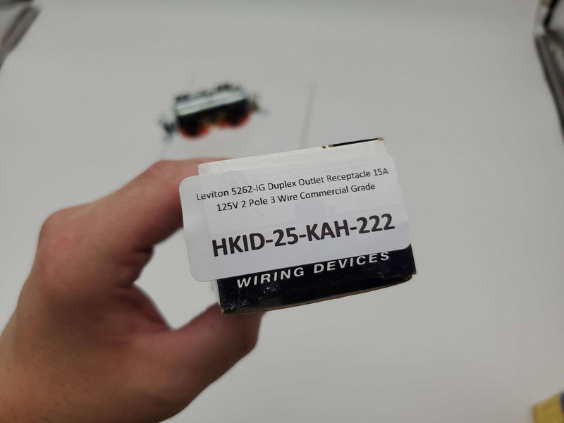 Leviton 5262-IG Duplex Outlet Receptacle 15A 125V 2 Pole 3 Wire Commercial Grade 5