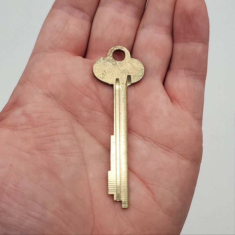 1x Diebold 03-000631-0000 Safe Deposit Key Blank 0.075" T x 0.35" W x 2.85" L 2