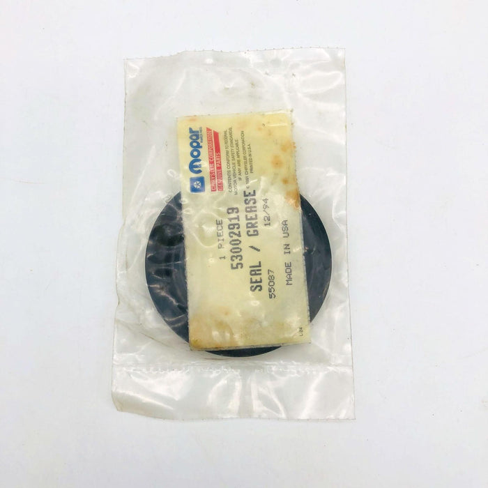 Mopar 53002919 Oil Seal for Front Brakes OEM NOS 1988-90 Jeep Cher Wag Com Sealed