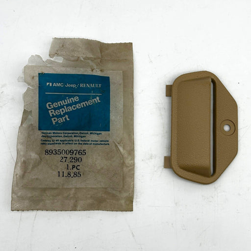 AMC Jeep 8935009765 Bezel Seat Belt Group 27.290 OEM NOS Open 1