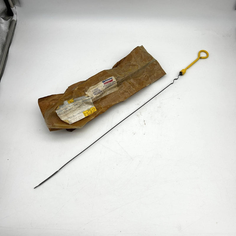 Mopar 3241752 Engine Oil Level Dipstick Indicator OEM NOS 83-86 Jeep Open