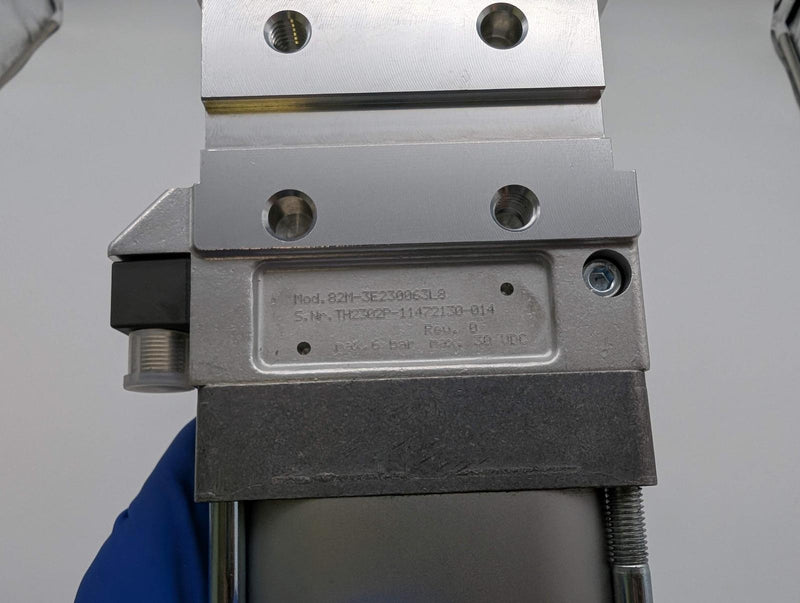 Destaco 82M-3E230063L8 Pnuematic Power Clamp 63mm 5 - 135° Arm Opening 6