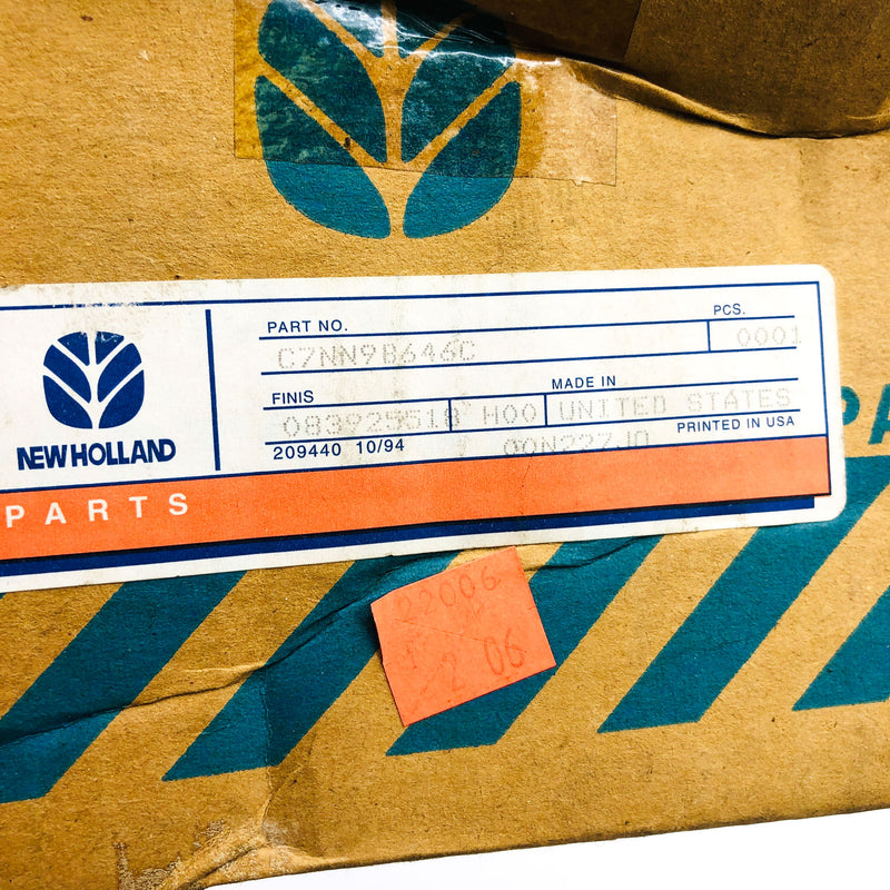 New Holland C7NN9B646C Cover Cap Black OEM NOS Replaces 83925518 Open