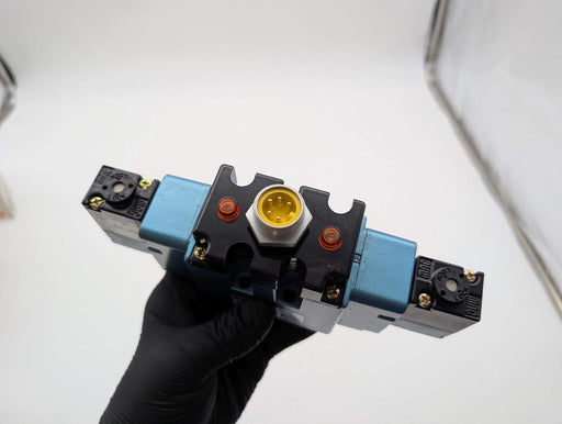 MAC Valves MV-A2B-A241-PM-111DA Pneumatic Solenoid Valve ISO 2 5/2 120VAC 2