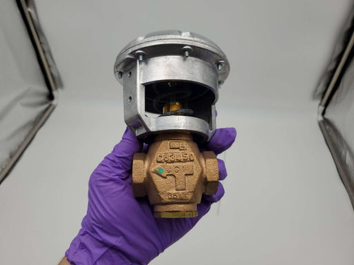 Johnson Controls 1/2" Pneumatic Globe Valve VG7441GT+3008D Bronze 1/2" NPT 2