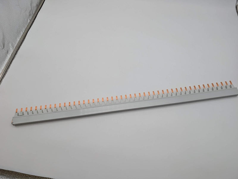 Schneider M9XCP157 Multi 9 Combo Busbar 80A 277/480 VAC 18mm Pitch 47 Modules 4