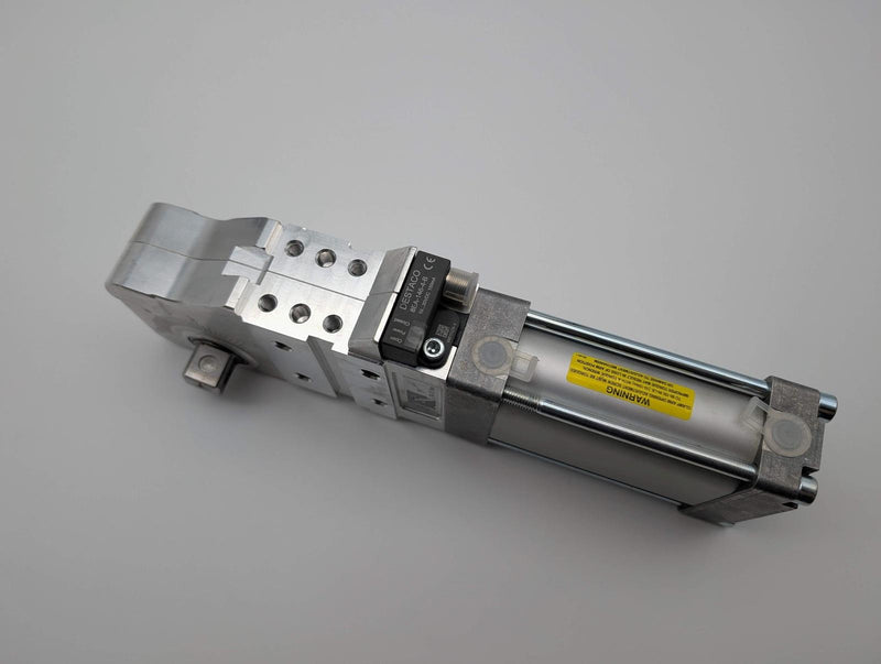 Destaco 82M-3E230063L8 Pnuematic Power Clamp 63mm 5 - 135° Arm Opening 3