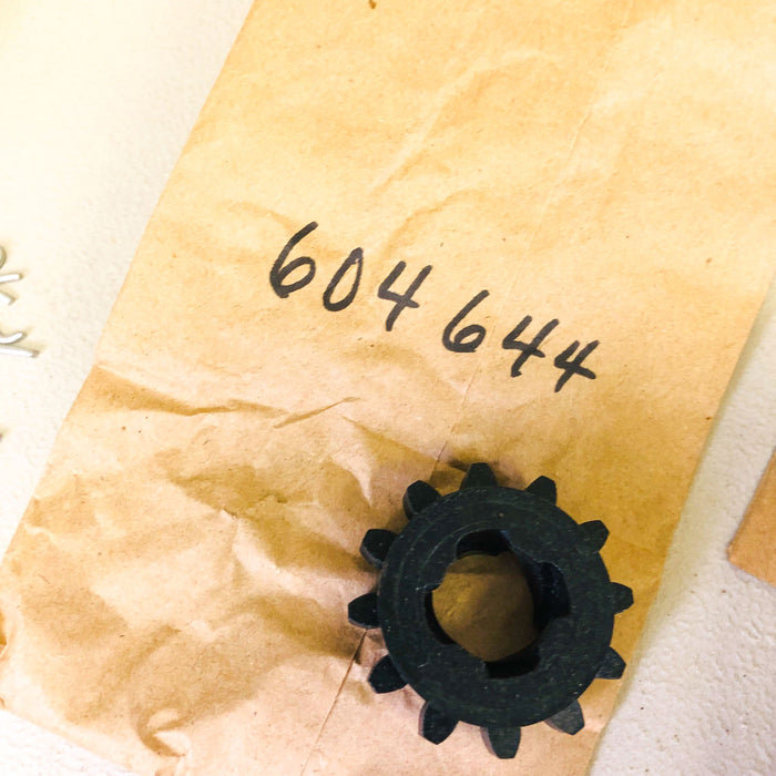 Lawn-Boy 604644 Starter Pinion Gear OEM New Old Stock NOS Loose