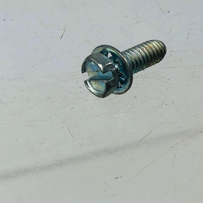 Briggs and Stratton 93064 Screw OEM New Old Stock NOS Superseded 690292 5