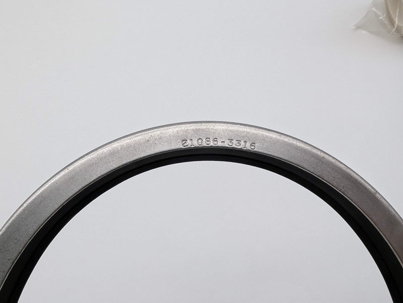 Garlock Klozure 21086-3316 Oil Seal 5.875" Shaft 6.875" OD 0.5" W Nitrile Lip 3