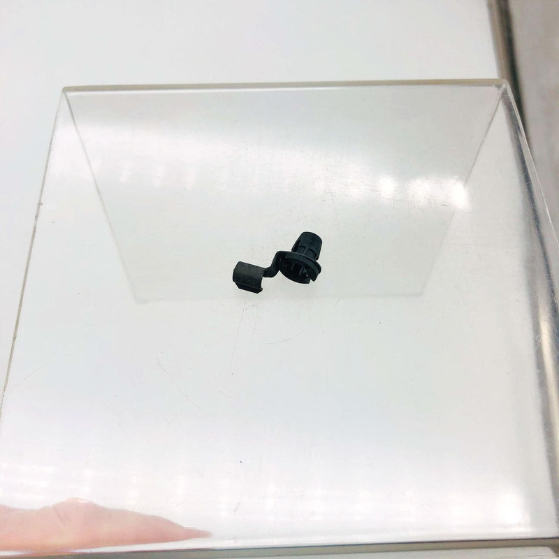 AMC Jeep 4004532 Clip and Bushing for Tailgate Handle OEM NOS 81-86 Loose No Pkg 7