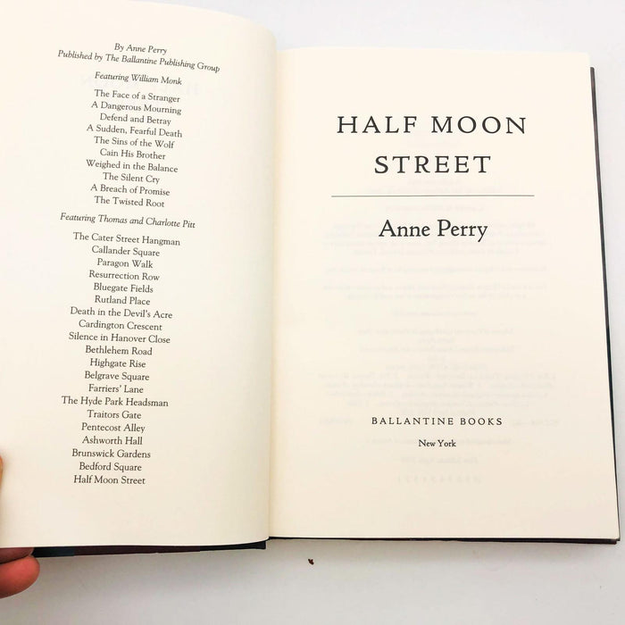 Half Moon Street Anne Perry Hardcover 2000 1st Ed/1st Print Charles Thomas Pitt 7