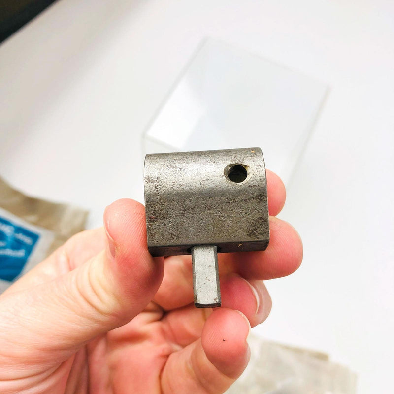 Mopar J8127487 Arm Selector Shift Forks Transmission OEM NOS 1981-86 SR-4 9