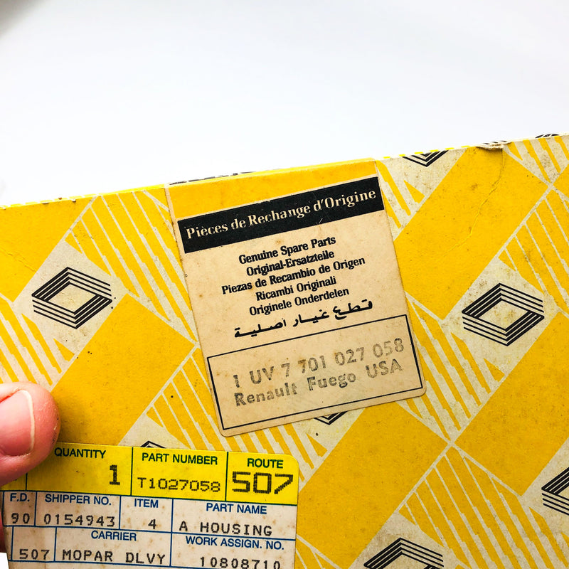 Mopar T1027058 Marker Lamp Lens Housing OEM NOS Renault 7701027058 9