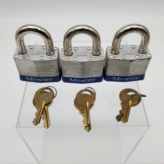 3x Master Lock Padlocks No 1. Keyed Alike 1" Shackle Milwaukee USA Vintage NOS 2