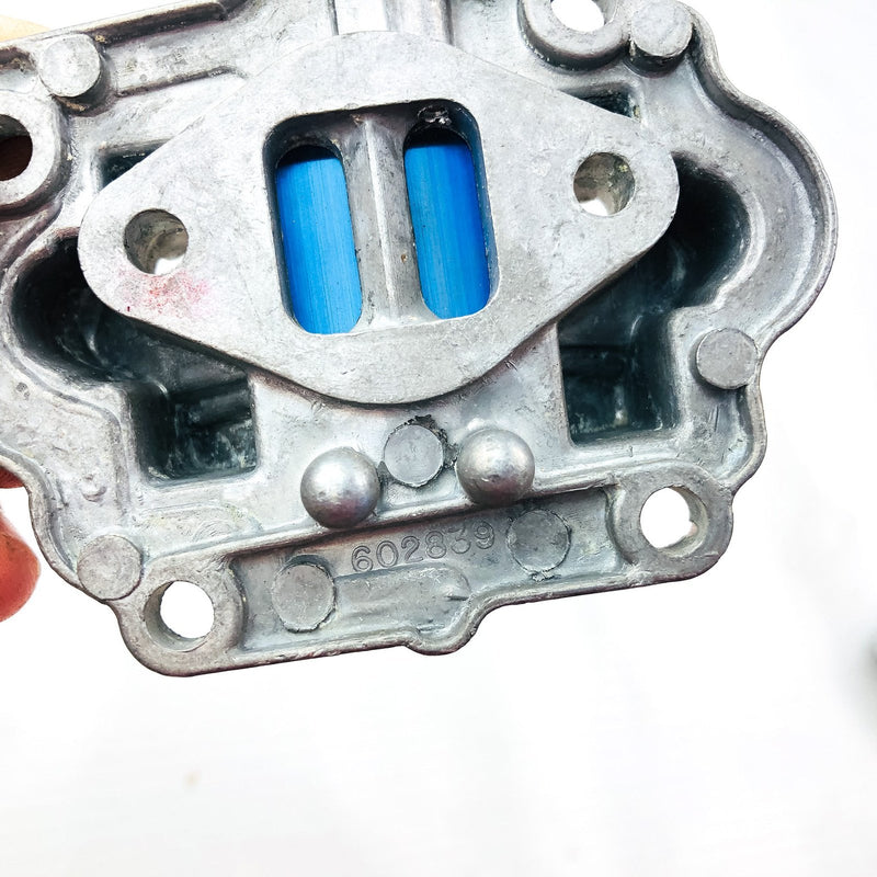 Briggs and Stratton 677362 Reed Plate Genuine OEM New NOS Replaces 602839 8