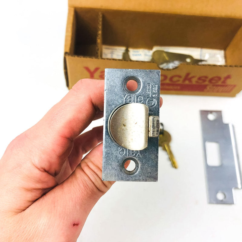 Yale Storeroom Closet Door Knob Lockset BR5405 26D Satin Chrome NOS ADA Strike 11