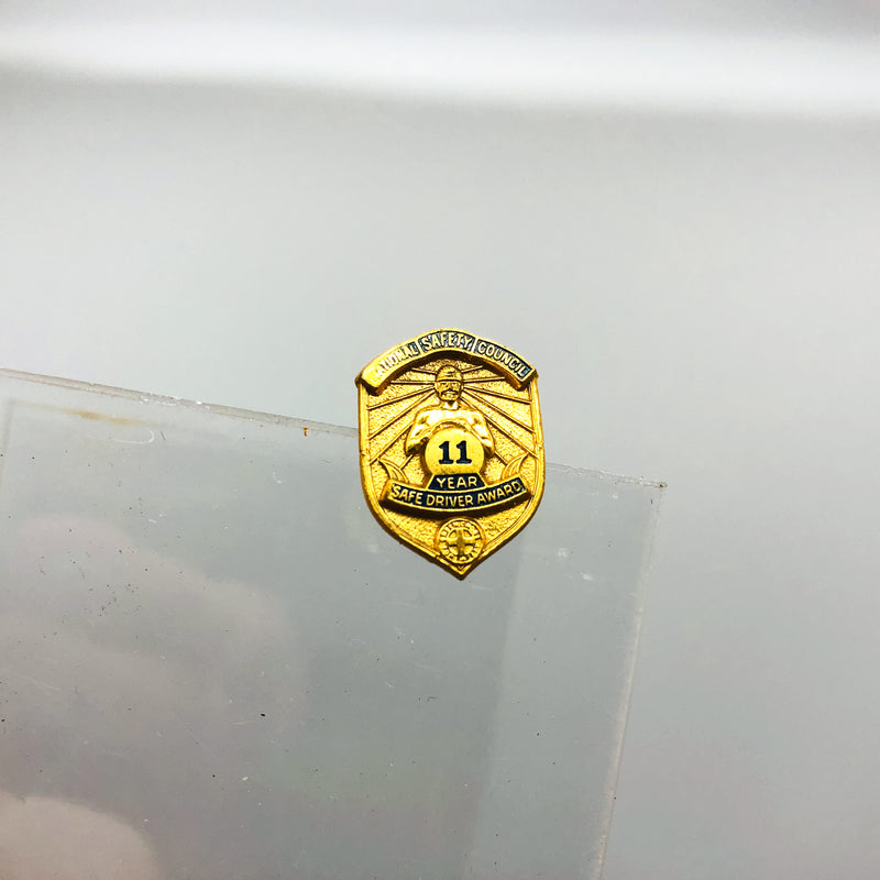 Vintage National Safety Council Lapel Pin Green Cross 11 Year Safe Driver Award