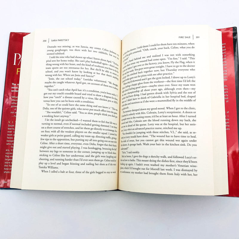 Fire Sale Hardcover Sara Paretsky 2005 1st Edition Women Private Investigators 9