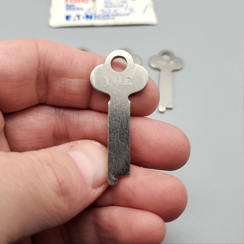5x Yale R395 1/2 Key Blanks Flat Steel Vintage USA Made NOS 1