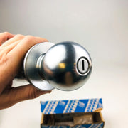 Yale Privacy Door Knob Locking 5302 Copenhagen 380BN US26D Satin Chrome New NOS 1