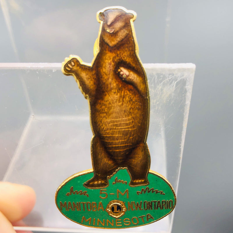 Vintage Lions Club Lapel Pin Manitoba NW Ontario Minnesota 5-M Grizzly Bear