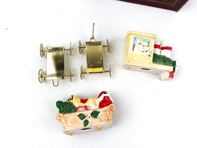 Trem Trinds Ceramic Train Set Santa Traveling with Original Box 7