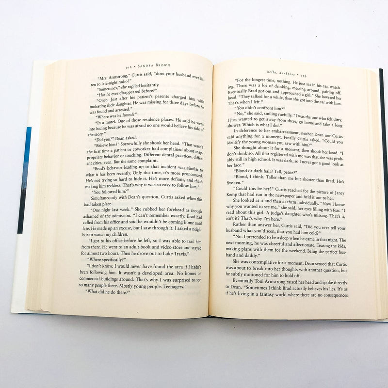 Hello Darkness HC Sandra Brown 2003 Radio Broadcasters Kidnapping 1st Edition 9