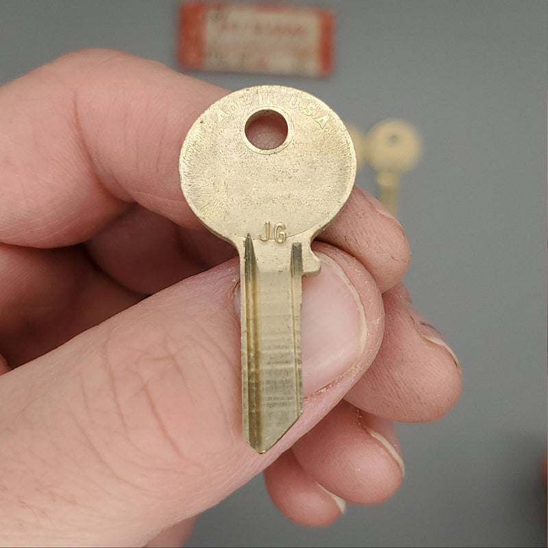 10x Yale RN10 1/2 Key Blanks JG Keyway Nickel Silver 4 Pin NOS 2