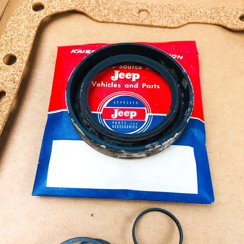 Kaiser Jeep 937562 Gasket Oil Seal Kit Genuine OEM New Old Stock Group 17A-01