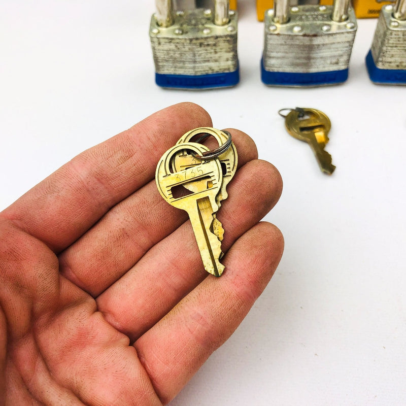 3ct Vintage No 1 Master Lock Padlock 1-1/4" Shackle New NOS Keyed Alike 3735 7