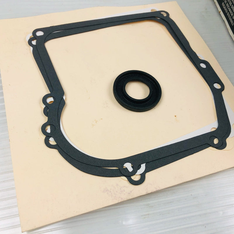 Briggs and Stratton 792232 Cover Crankcase Engine Genuine OEM New Old Stock NOS 8