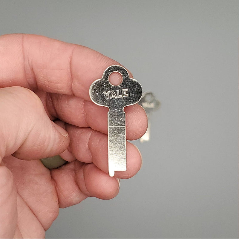 5x Yale R290 3/4 ST Flat Steel Key Steel Pin NOS 1