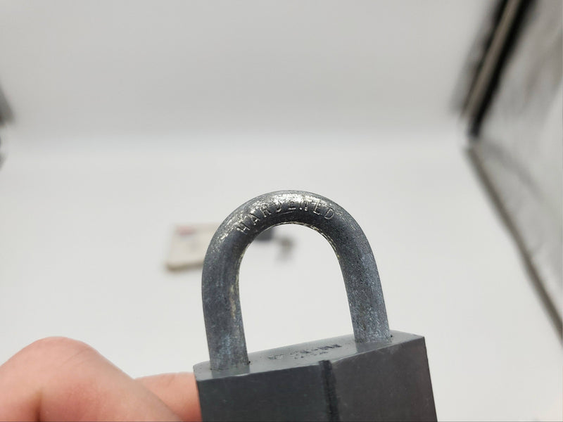 2x Yale Padlocks 7113 Keyed Alike 1" L X 1/4" D Shackle 1.5" Body Eaton NOS