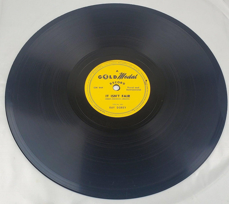 Ray Dorey It Isn't Fair / Too Many Kisses 78 RPM Single Record Gold Medal 1947 4
