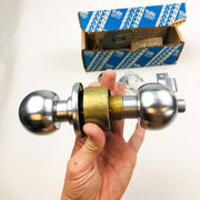 Yale Privacy Door Knob Locking 5302 Copenhagen 380BN US26D Satin Chrome New NOS 5