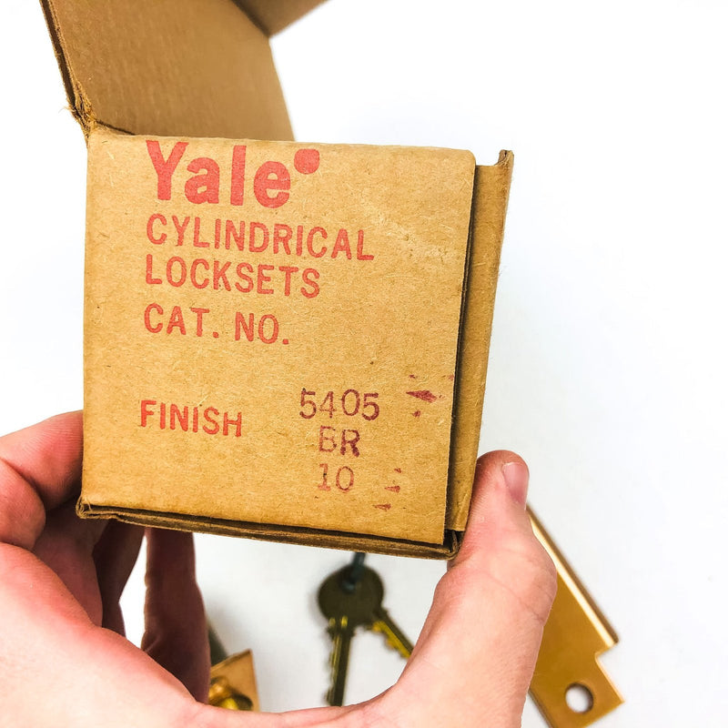 Yale Storeroom Closet Door Knob Lockset BR5405 US10 Satin Bronze New ADA Strike 2