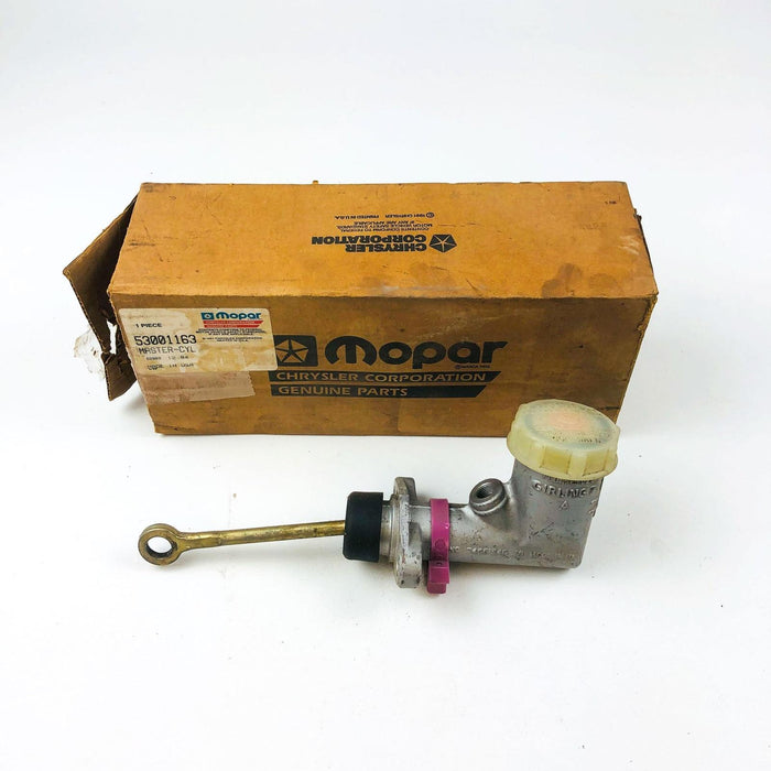 Mopar 53001163 Master Cylinder for Brakes Genuine OEM New NOS Made By Girling-7