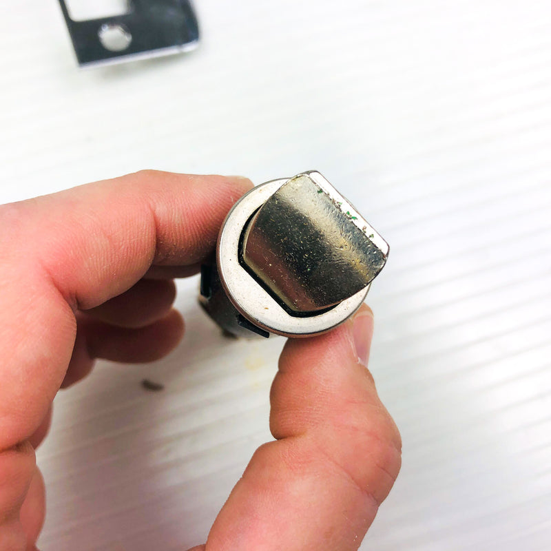 Schlage Privacy Locking Bolt Latch 16-202 Doorknob F40N-00-PLY-626 Satin Chrome