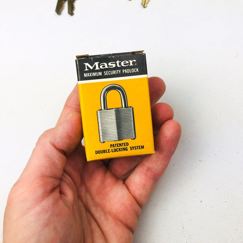 2ct Vintage No 3 Master Lock Padlock 1-1/8" Shackle New NOS Keyed Alike 3773 2