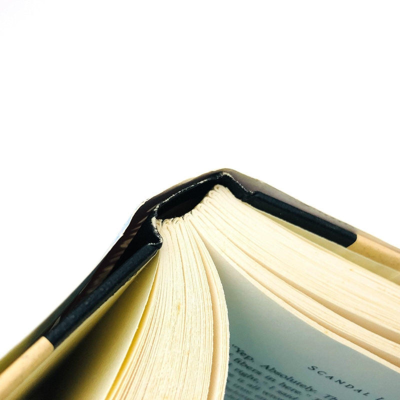 Scandal In Fair Haven Hardcover Carolyn Hart 1994 Henrietta Collins Sleuth PI 10